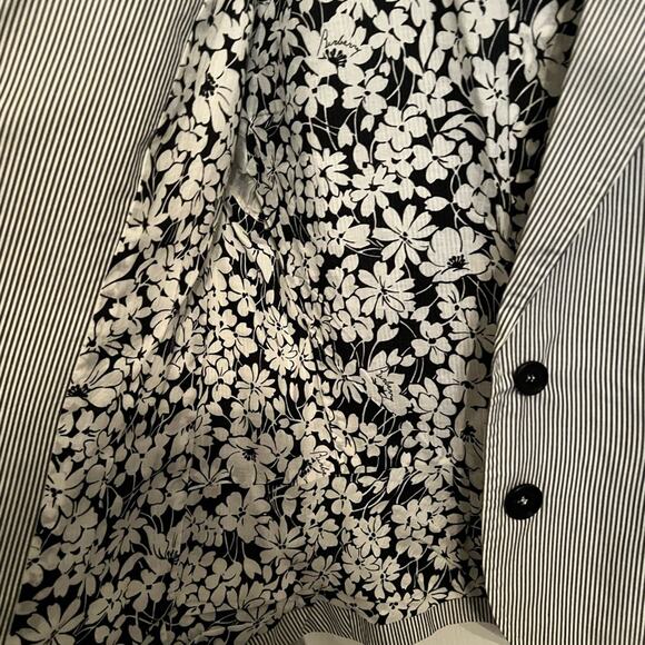 Burberry jacket - Picture 4 of 7